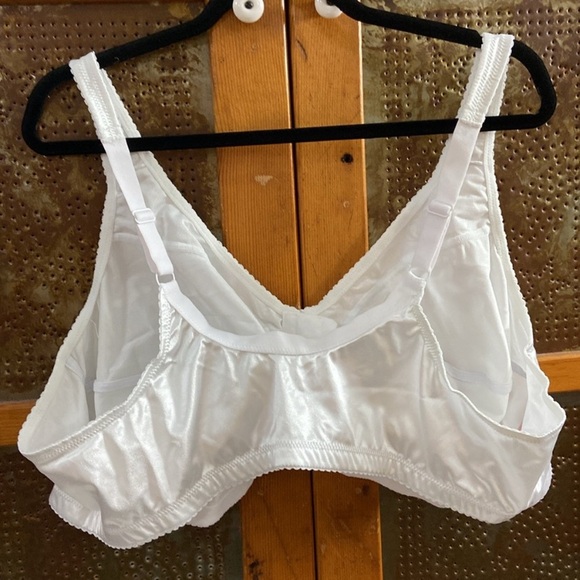 New Front Close Wireless Satin Bra Comfort Choice Woman Within White Size 46G - Picture 3 of 5